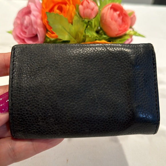 Authentic CHANEL caviar leather key case - Picture 2 of 12